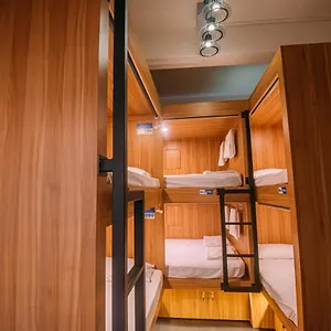 https://bluewaters-pods-38-hongkong-st.singapore-best-hotels.net