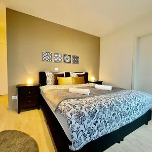 https://suitesrus-near-diamond-district.brusselshotelsbook.com